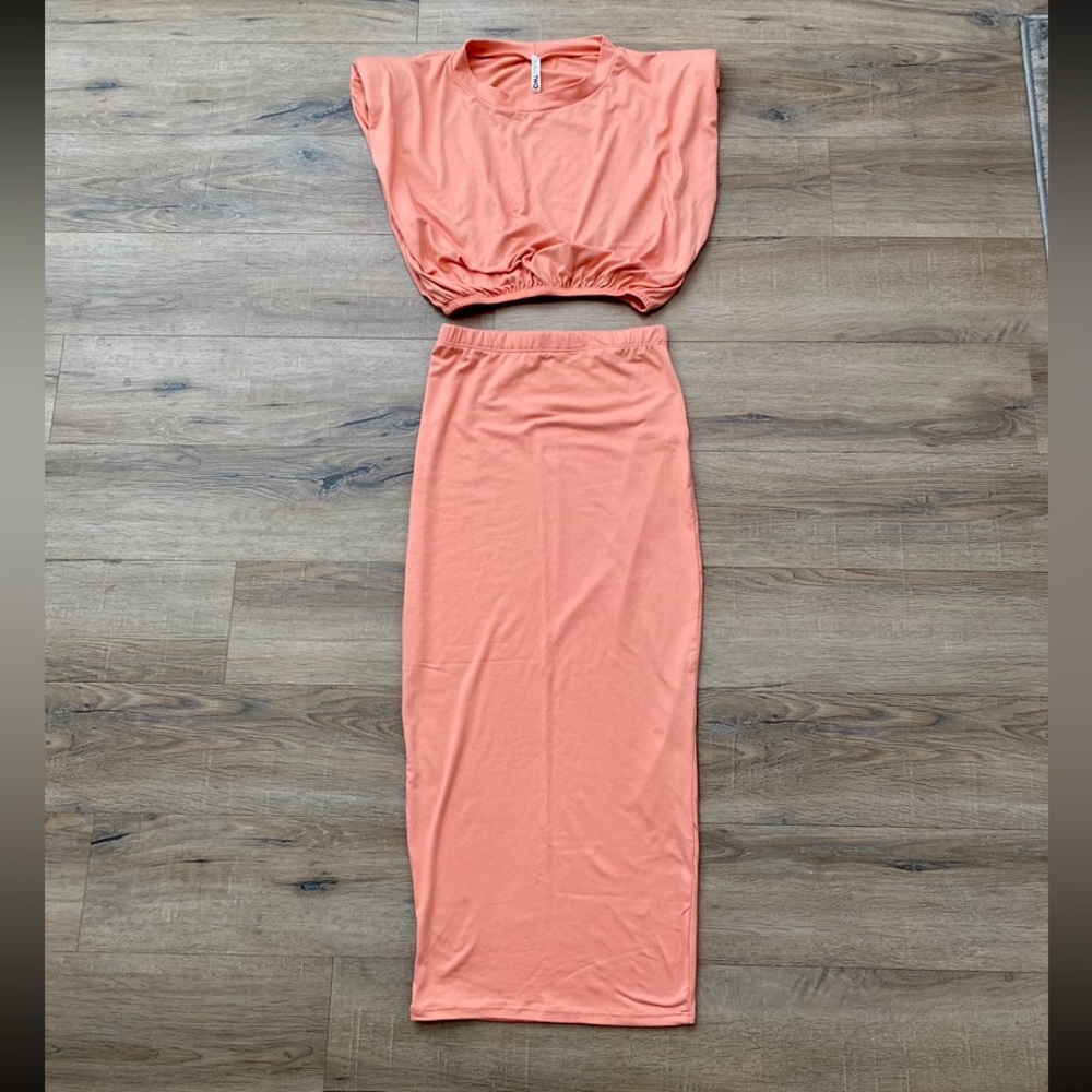 Women’s 2-piece crop skirt set